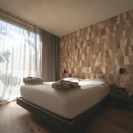 Casacon Hotel 4*